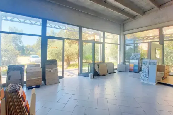 #21577 Edificio commerciale con show room e piazzale