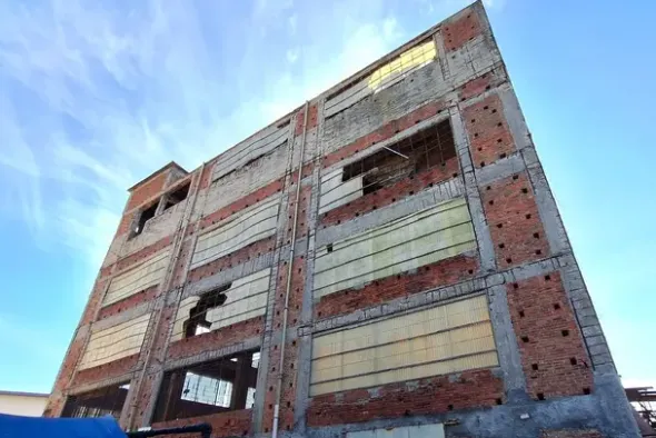 #24600 Edificio industriale con terreno di pertinenza