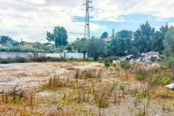 #2519020 Edificio logistico con uffici e cortile privato