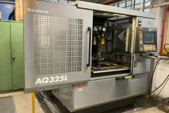 8#8345 Elettroerosione a filo con infilaggio automatico
