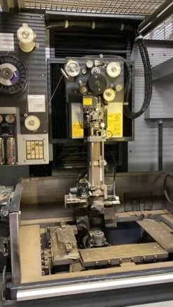 8#8345 Elettroerosione a filo con infilaggio automatico