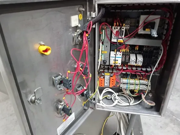 ELEVATORE A TRAMOGGIA PER TAPPI