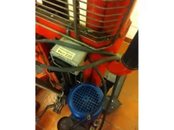 Elevatore elettroidraulico su ruote