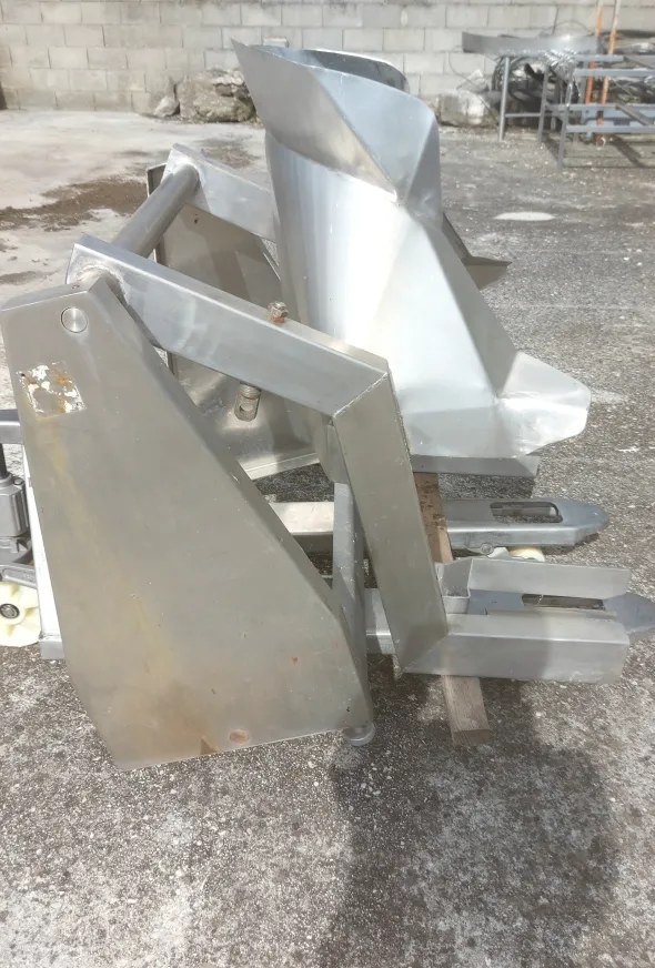 Elevatore per vagonetti