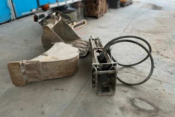 ESCAVATORE CINGOLATO BOBCAT E62