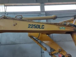 12#5665 Escavatore cingolato Caterpillar e martello demolitore Krupp