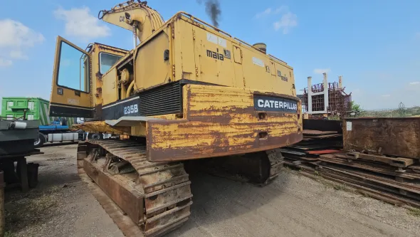 ESCAVATORE CINGOLATO CATERPILLAR mod: 235B