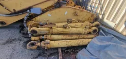 ESCAVATORE CINGOLATO CATERPILLAR mod: 235B
