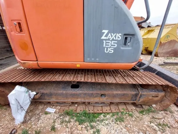 2#6884 Escavatore cingolato Hitachi ZX135US