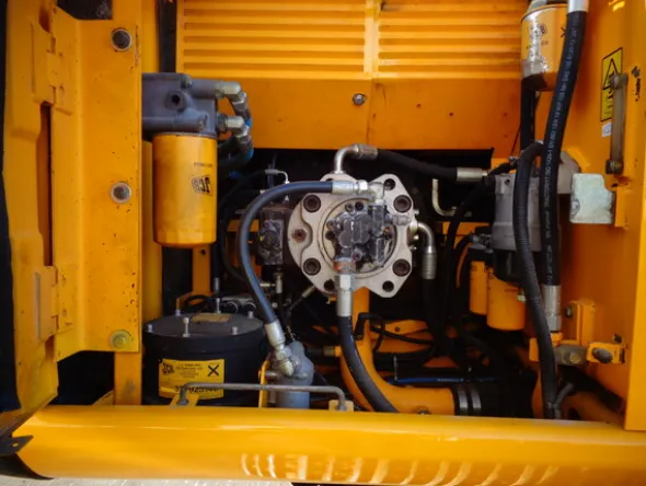 4#8048 Escavatore cingolato Jcb