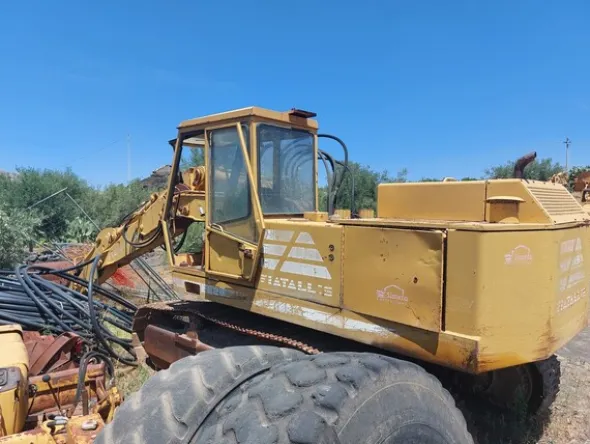 9#7850 Escavatore Fiat Allis FE 24