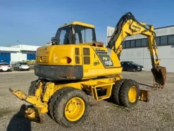 1#5845 Escavatore gommato Komatsu