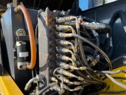 1#5845 Escavatore gommato Komatsu