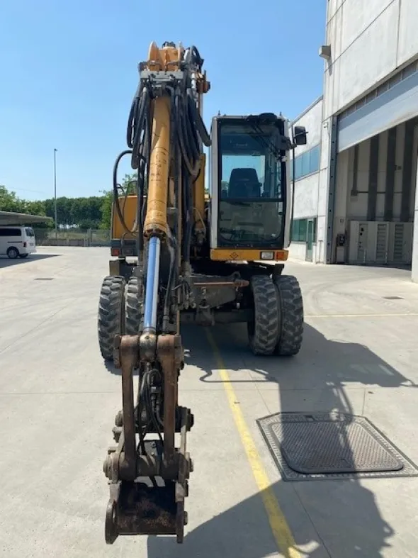 Escavatore gommato Liebherr A314 Litronic