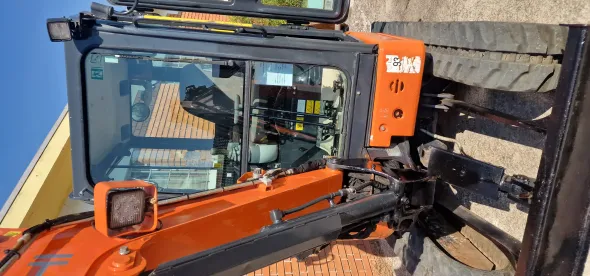 ESCAVATORE HITACHI