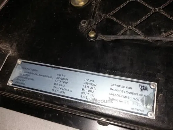 13#8924 Escavatore JCB