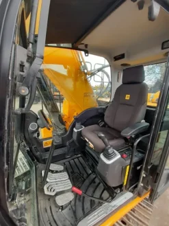 1#6332 Escavatore JCB
