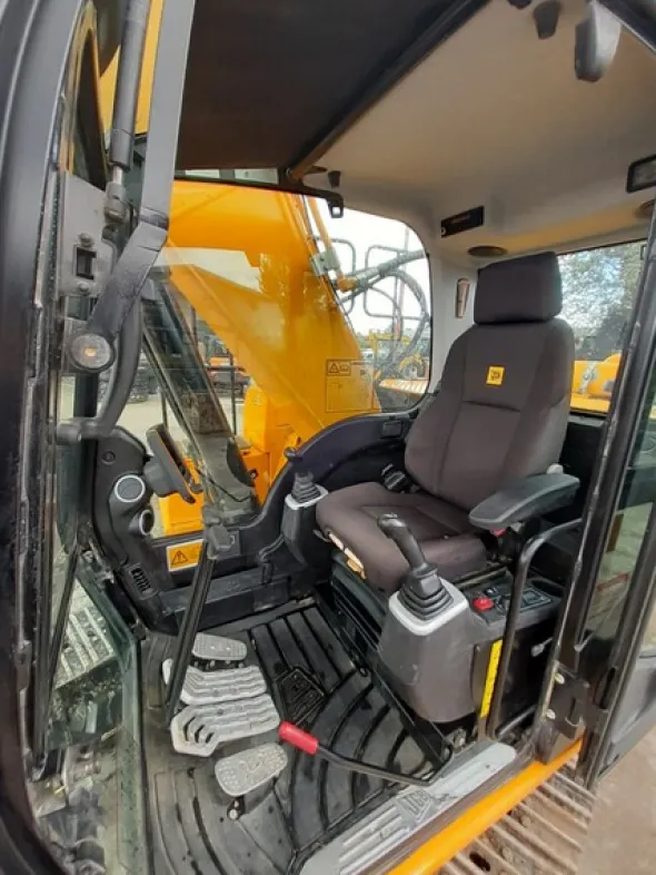 1#6332 Escavatore JCB