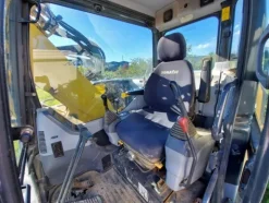 24#5479 Escavatore Komatsu PC138US con trincia