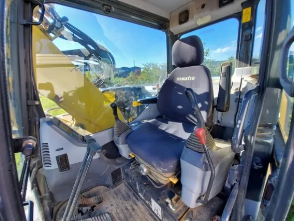 24#5479 Escavatore Komatsu PC138US con trincia