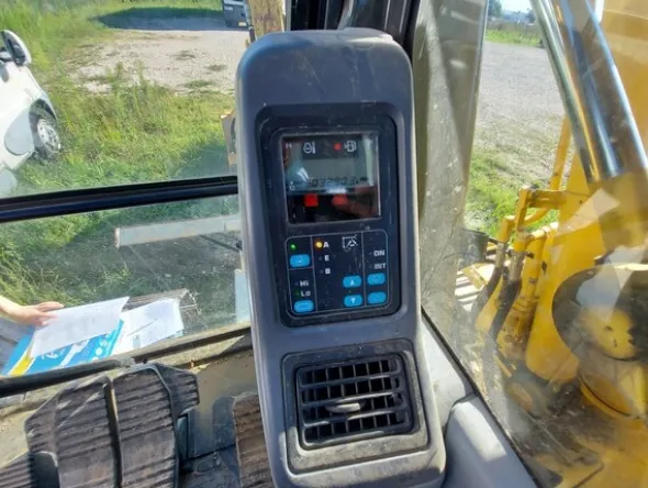 24#5479 Escavatore Komatsu PC138US con trincia