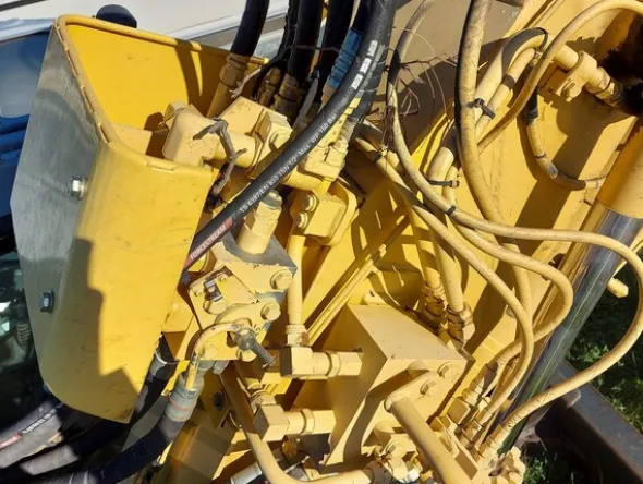 24#5479 Escavatore Komatsu PC138US con trincia