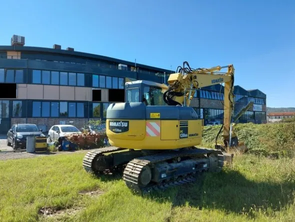 24#5479 Escavatore Komatsu PC138US con trincia