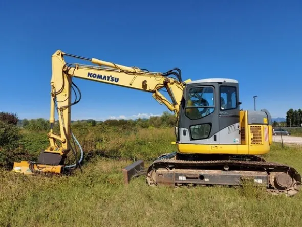 24#5479 Escavatore Komatsu PC138US con trincia