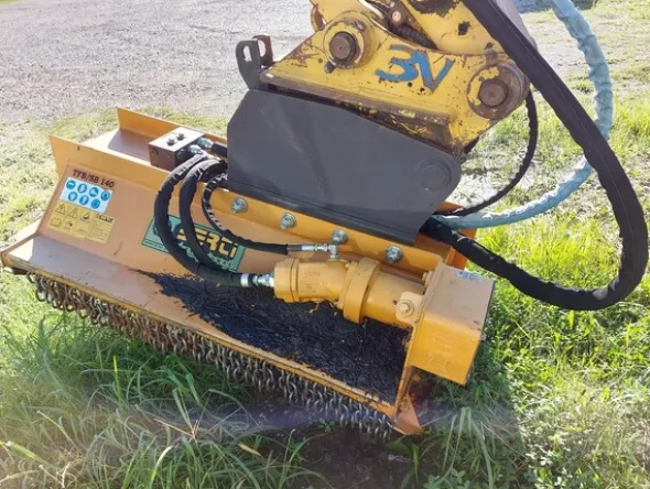 24#5479 Escavatore Komatsu PC138US con trincia
