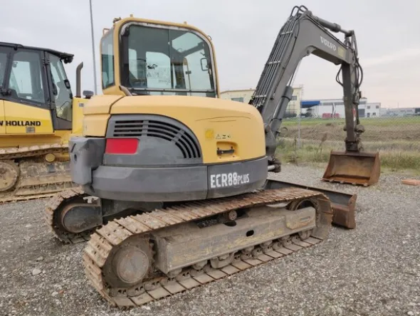 5#5845 Escavatore Volvo ECR88