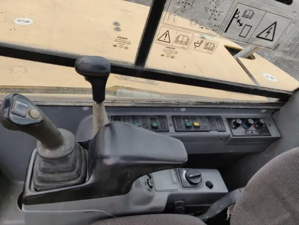 5#5845 Escavatore Volvo ECR88