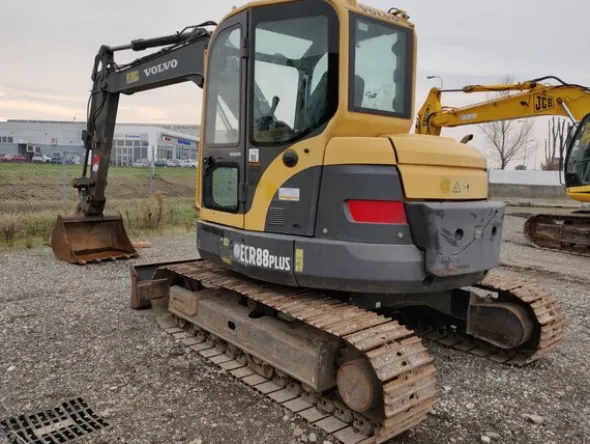 5#5845 Escavatore Volvo ECR88