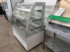 Espositore - vetrina pasticceria pronta consegna