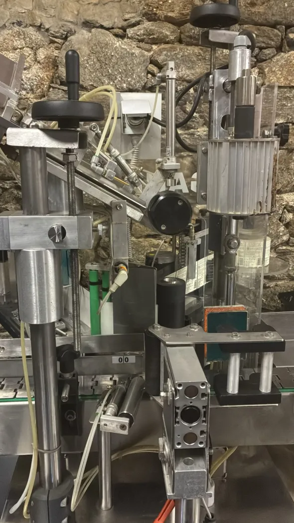 ET228 Etichettatrice usata OMB con capsulatore 1200 bph