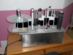 etichettatrice semi-automatica