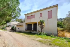 #22893 Ex complesso enologico con terreno agricolo