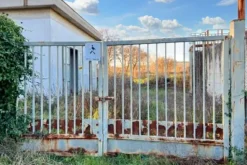 #21809 Ex depuratore con annessa area