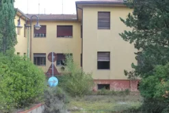 #19125 Ex edificio direzionale con ampia corte
