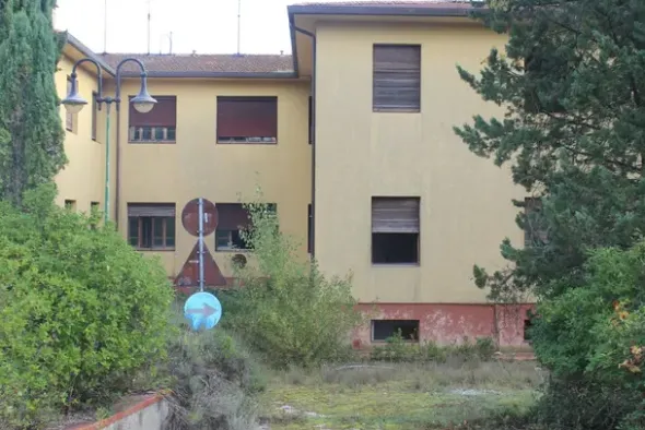 #19125 Ex edificio direzionale con ampia corte
