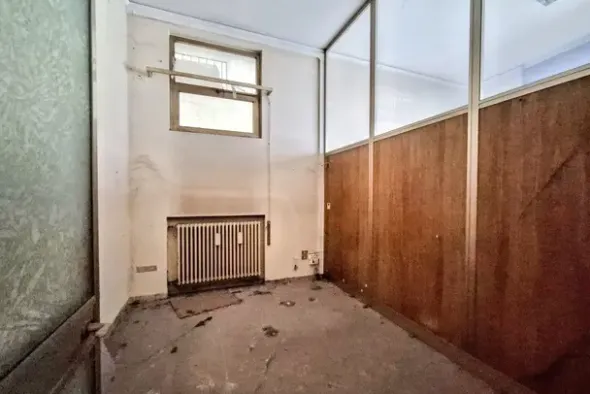 #25091 Ex sede di filiale bancaria con area a parcheggio