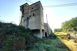 #22066 Ex stabilimento industriale con terreno