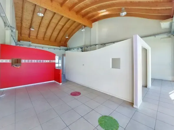 #20146 Fabbricato commerciale con area pertinenziale esclusiva
