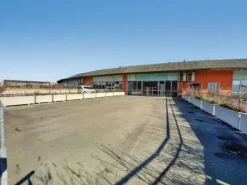 #20146 Fabbricato commerciale con area pertinenziale esclusiva