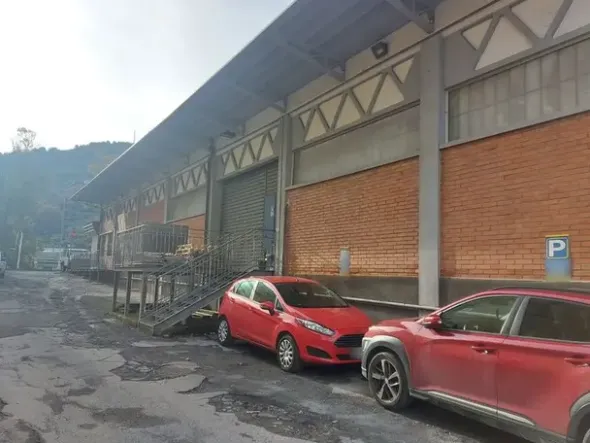 #15115 Fabbricato commerciale con uffici e magazzino
