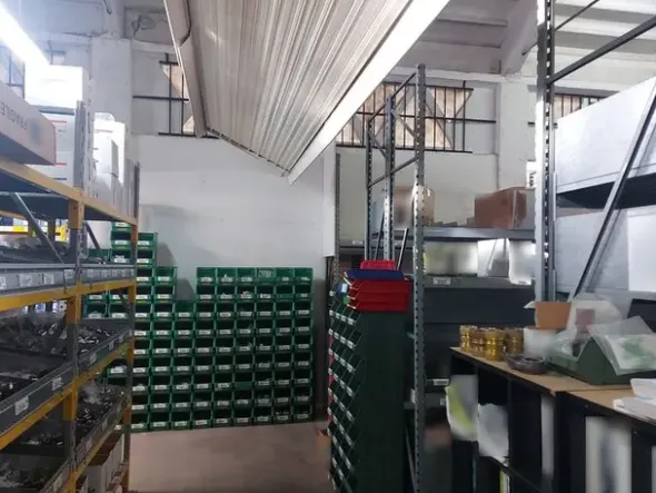 #15115 Fabbricato commerciale con uffici e magazzino