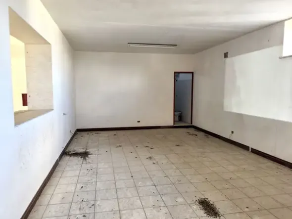 #2536936 Fabbricato commerciale su quattro livelli