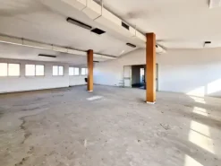 #23005 Fabbricato con unità direzionali, commerciali e residenziali