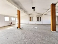 #23005 Fabbricato con unità direzionali, commerciali e residenziali