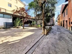 #23005 Fabbricato con unità direzionali, commerciali e residenziali