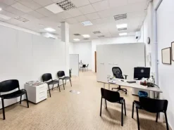 #23005 Fabbricato con unità direzionali, commerciali e residenziali